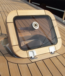 Teak and Glass Va